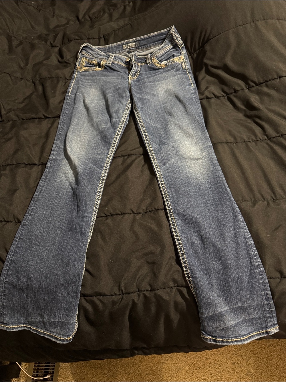 W29/L31 Silver Jeans Women's Straight Leg Jeans - Medium Blue Wash